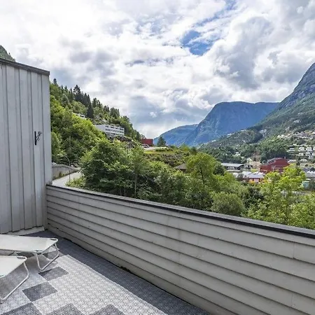 Cozy Trolltunga Townhouse, 5 Min Walk To Center Apartment Odda
